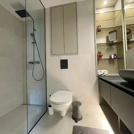 New Chic & Minimal Old Town Flat