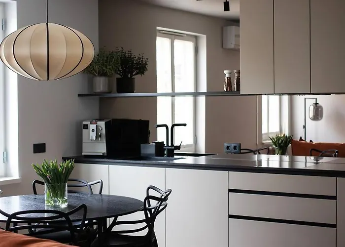 Apartamento New Chic & Minimal Old Town Flat