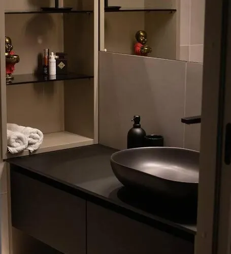 Apartamento New Chic & Minimal Old Town Flat *